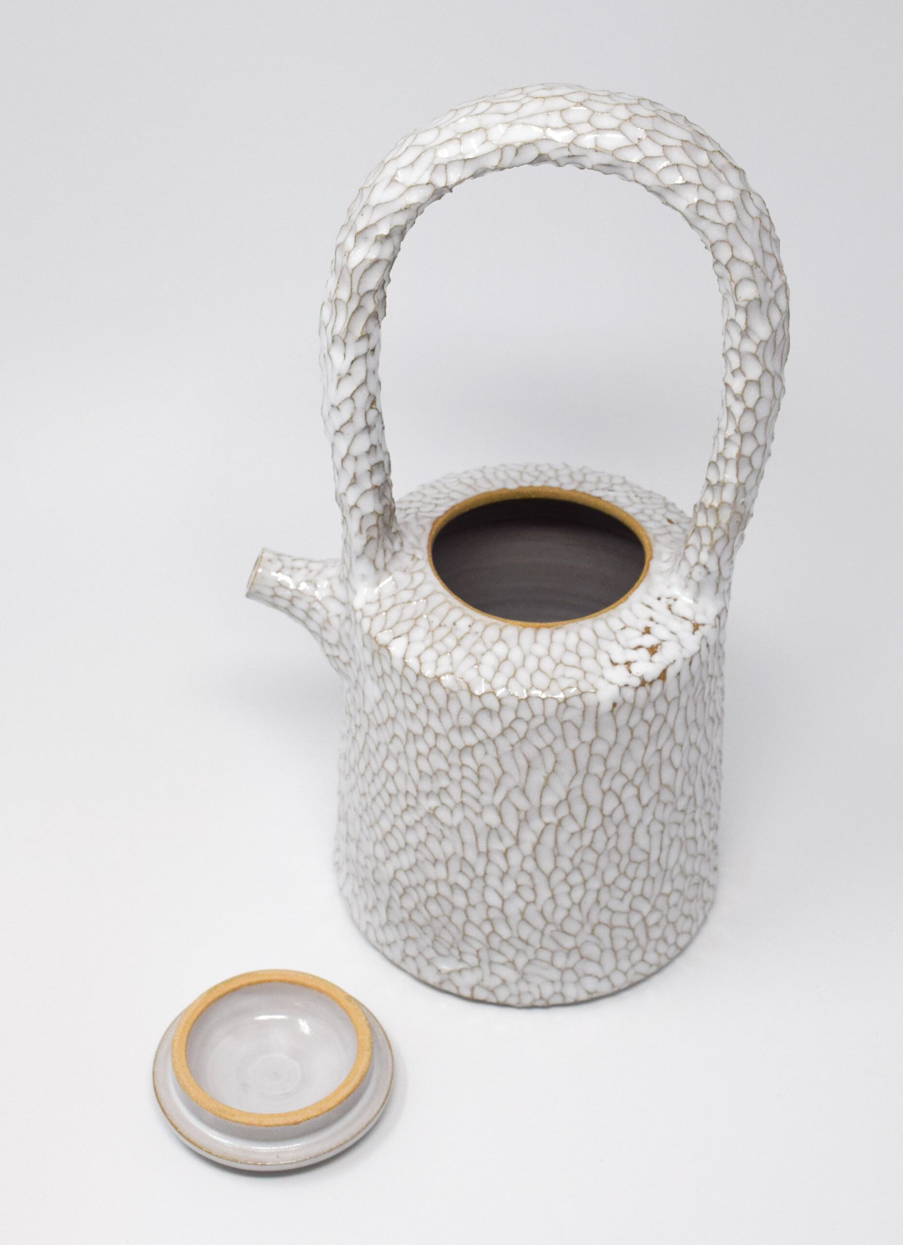 Aurore Vienna - Carved Ceramic - High Teapot with Ceramic Handle