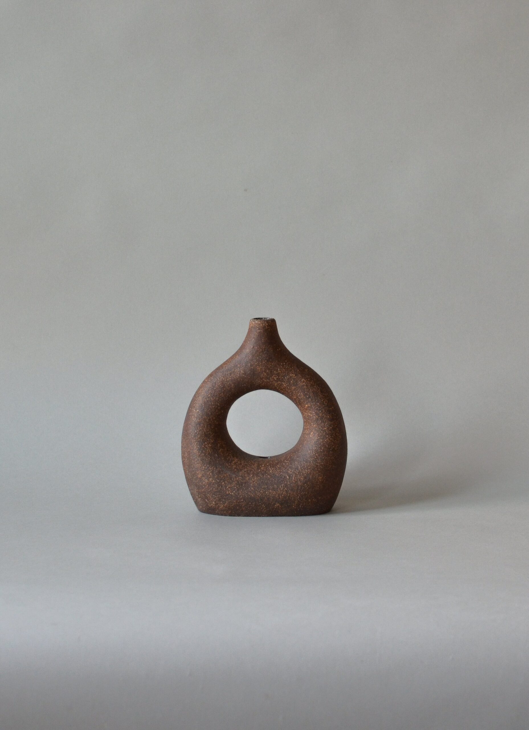Viv Lee - Handmade stoneware single loop vessel - Limited Edition Holo 1 - Reduction fired - dark brown