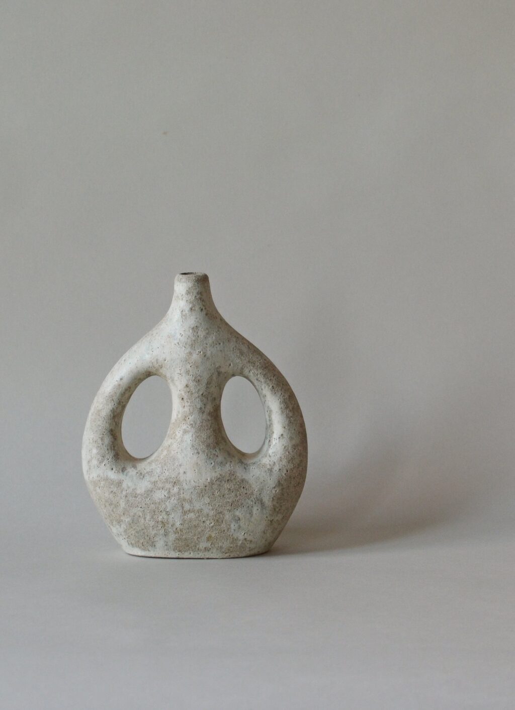 Viv Lee - Handmade stoneware vessel - Sympoiesis V - Medium stone