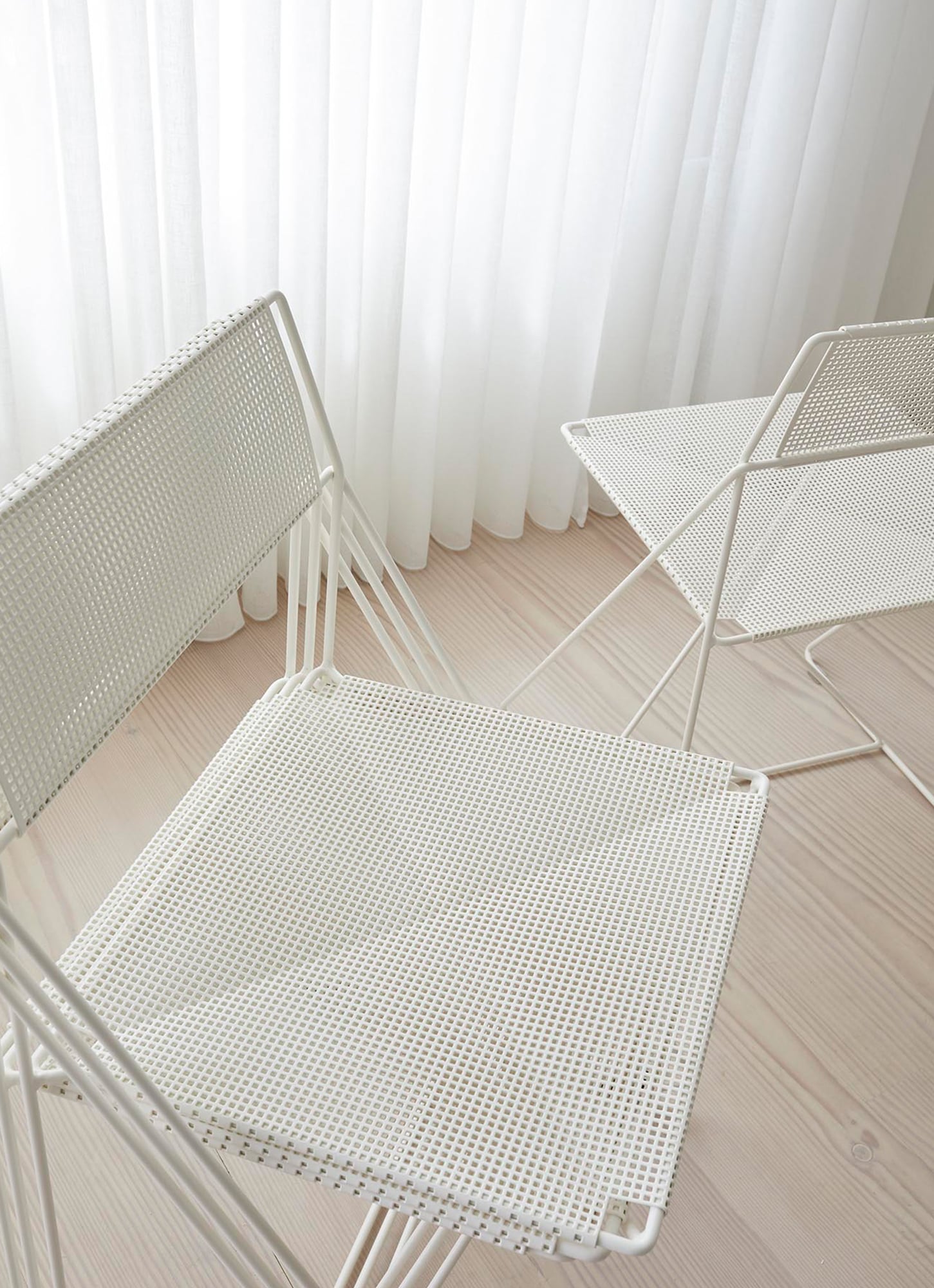 Magnus Olesen - X-Line - Chair - Off White Monochromatic