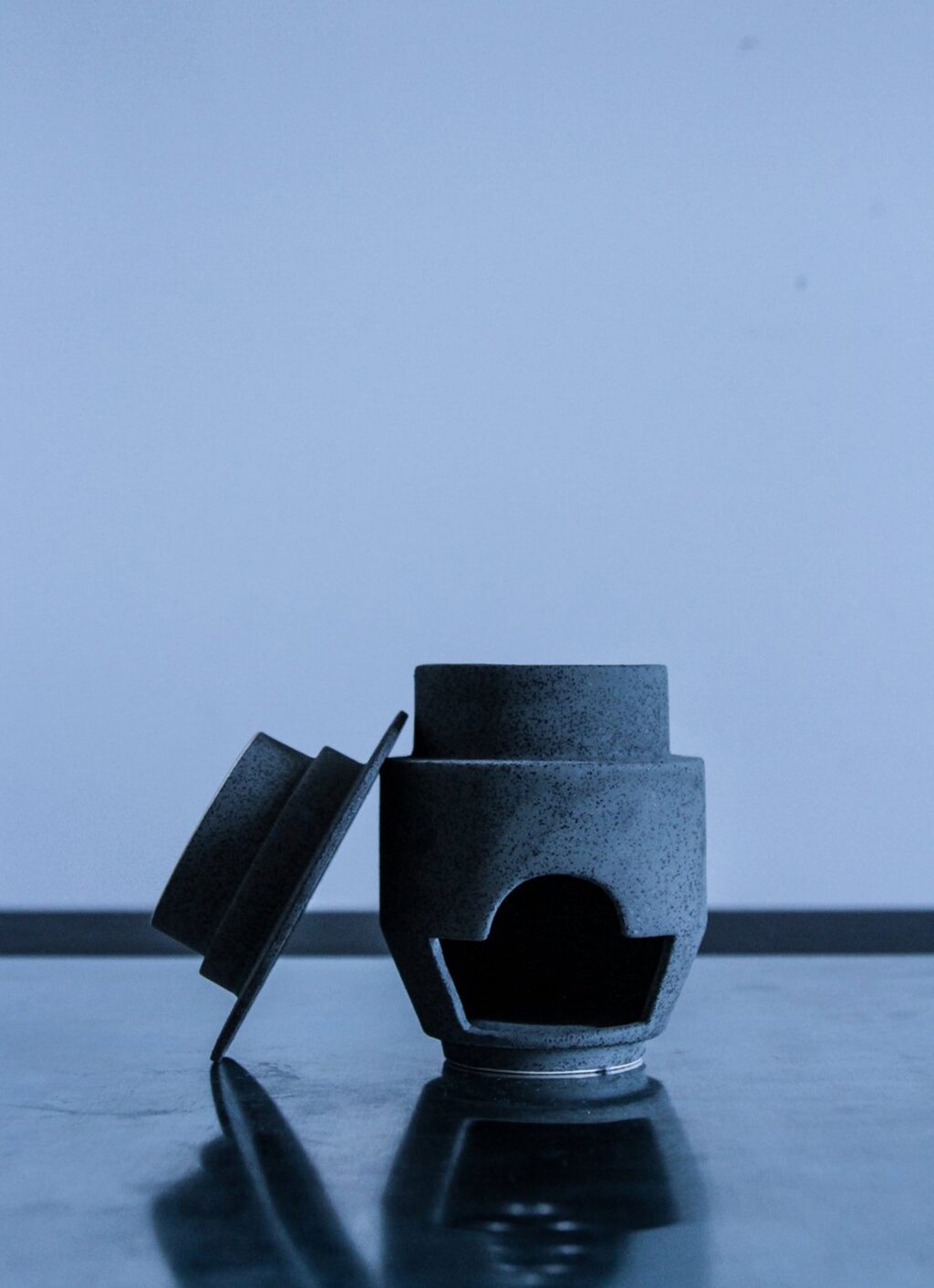 Aoiro Studio - Moon Essence Burner - Ceramic Object in a Kiribako Box from Kanazawa