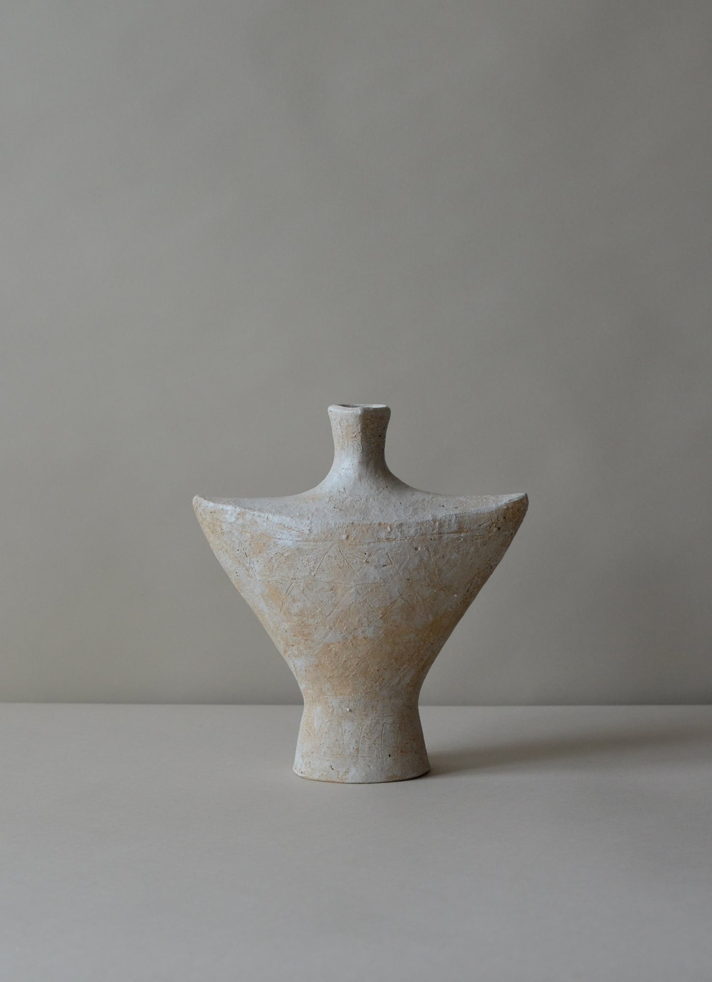 Viv Lee - Handmade stoneware - Wild clay edition - Vessel - Ornis No. 7