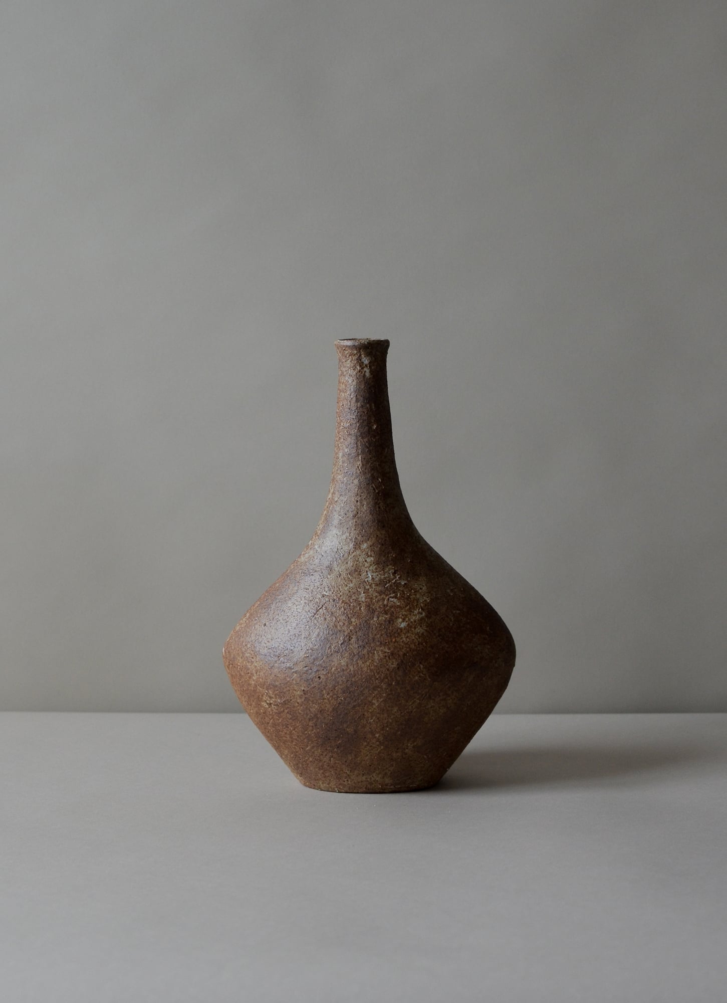 Viv Lee - Handmade stoneware - Terra Vessel No. 2 - Terracotta clay with ash grit