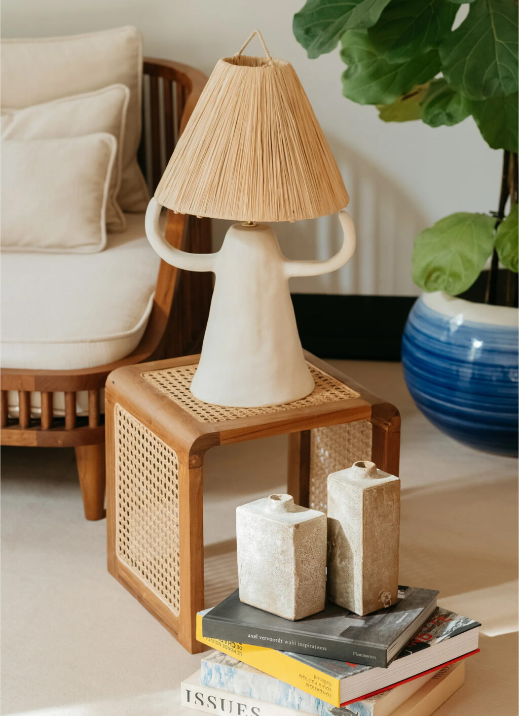 Marta Bonilla - Handmade Stoneware - Dona Lamp - white