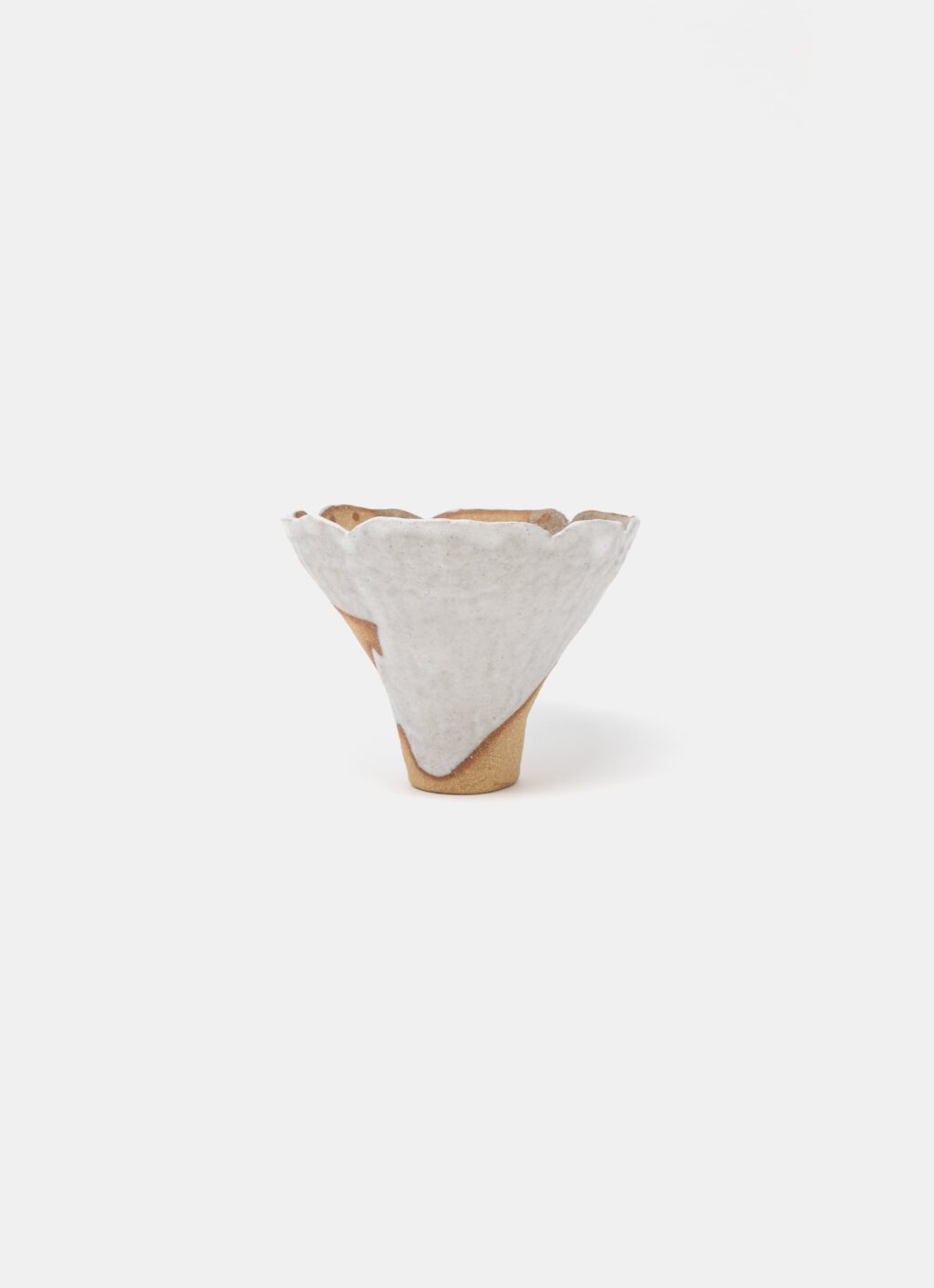 Mano Mani - Ikebana Vase - Light Brown Stoneware and white glaze - 1