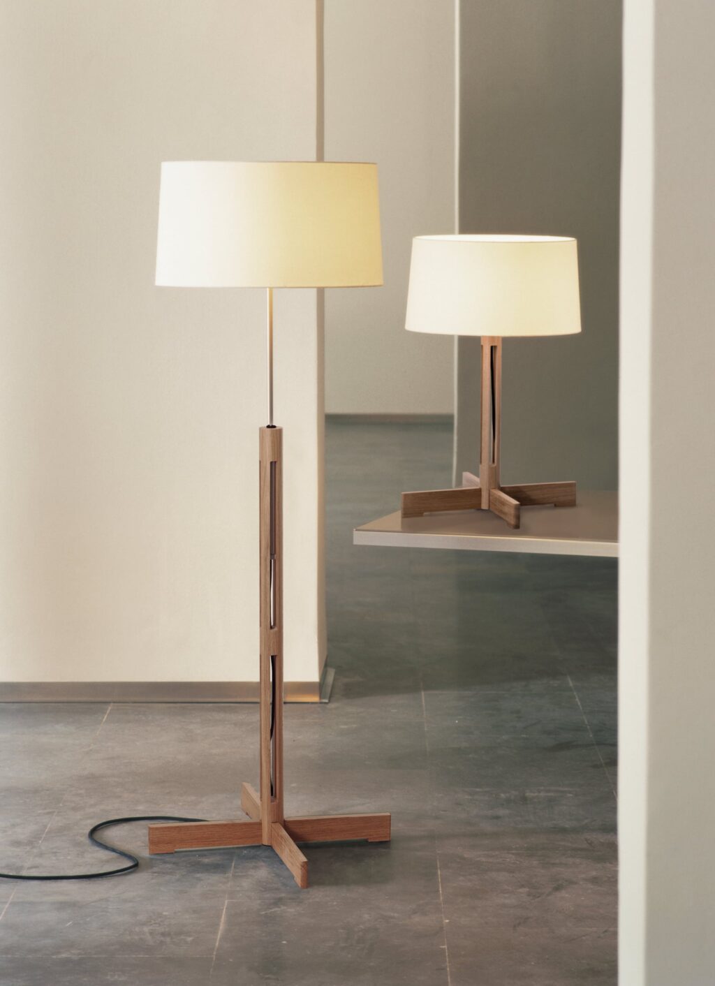 Santa & Cole - FAD - Miguel Milá - 1974 - Floor lamp