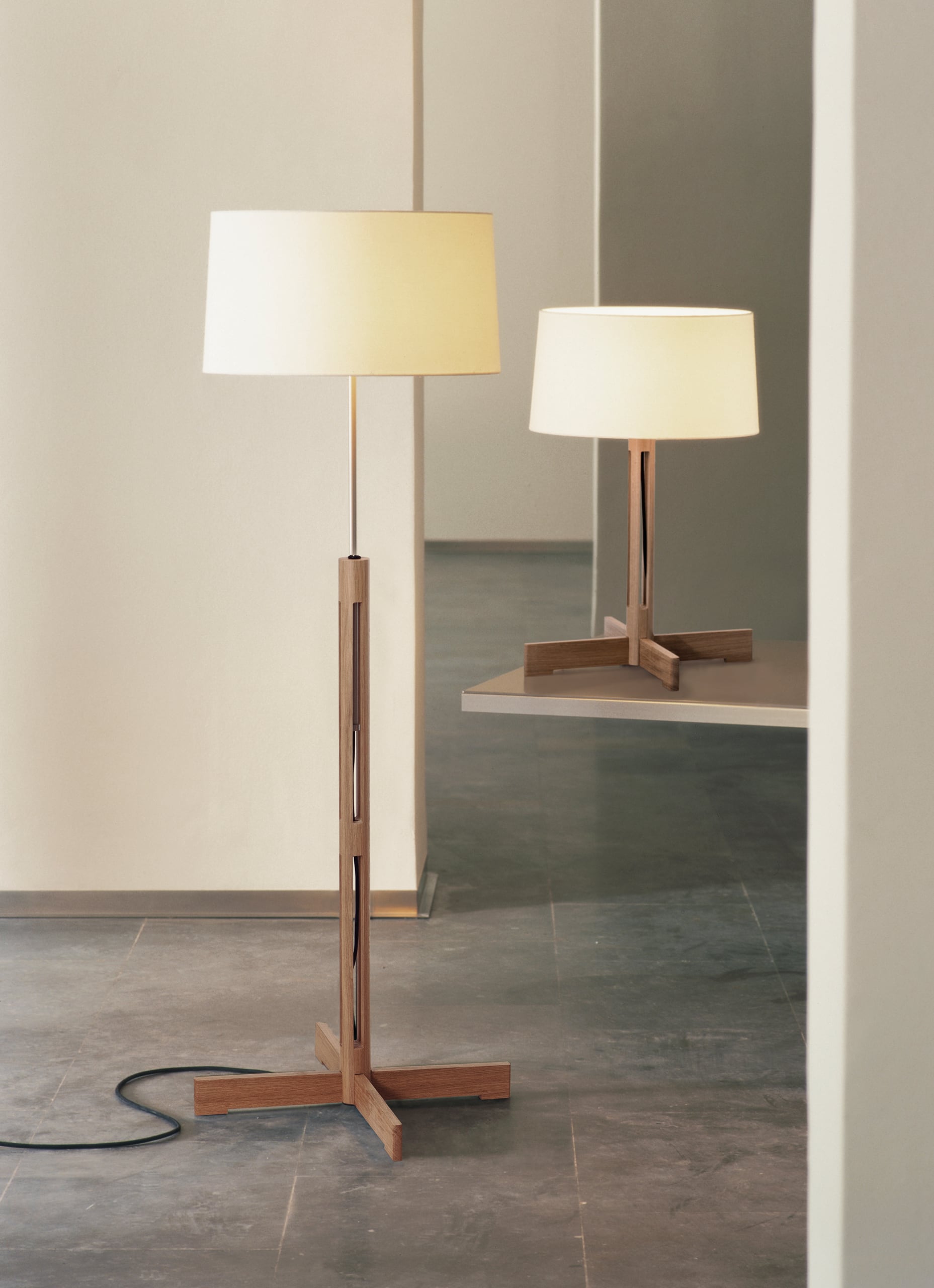 Santa & Cole - FAD - Miguel Milá - 1974 - Floor lamp