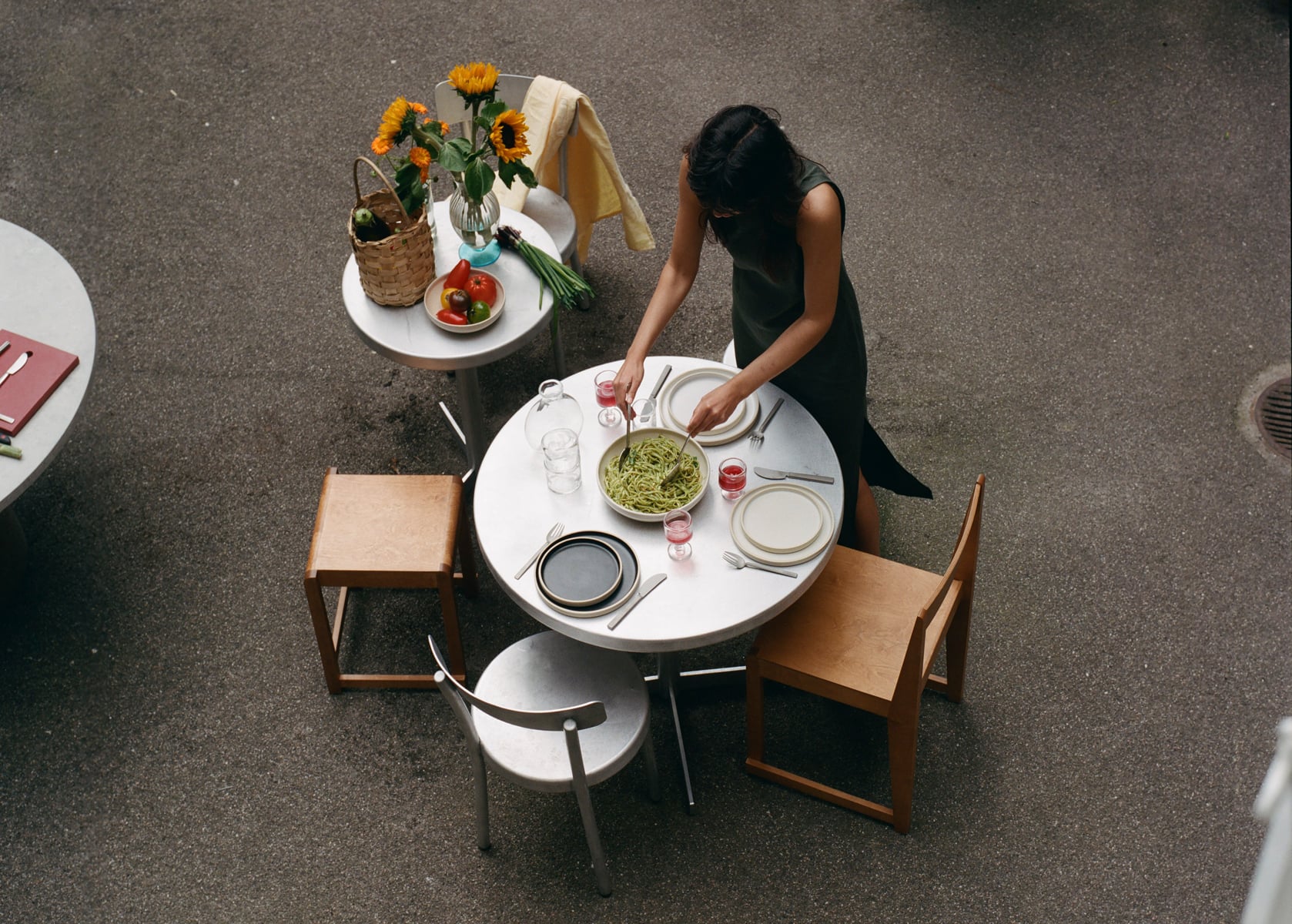 VOLTA_FRAMA-Tasca-Series_Aluminium_Stainless-Steel-Furniture_Outdoor-Season_Summer_Gathering_Summerparty_Seasonal