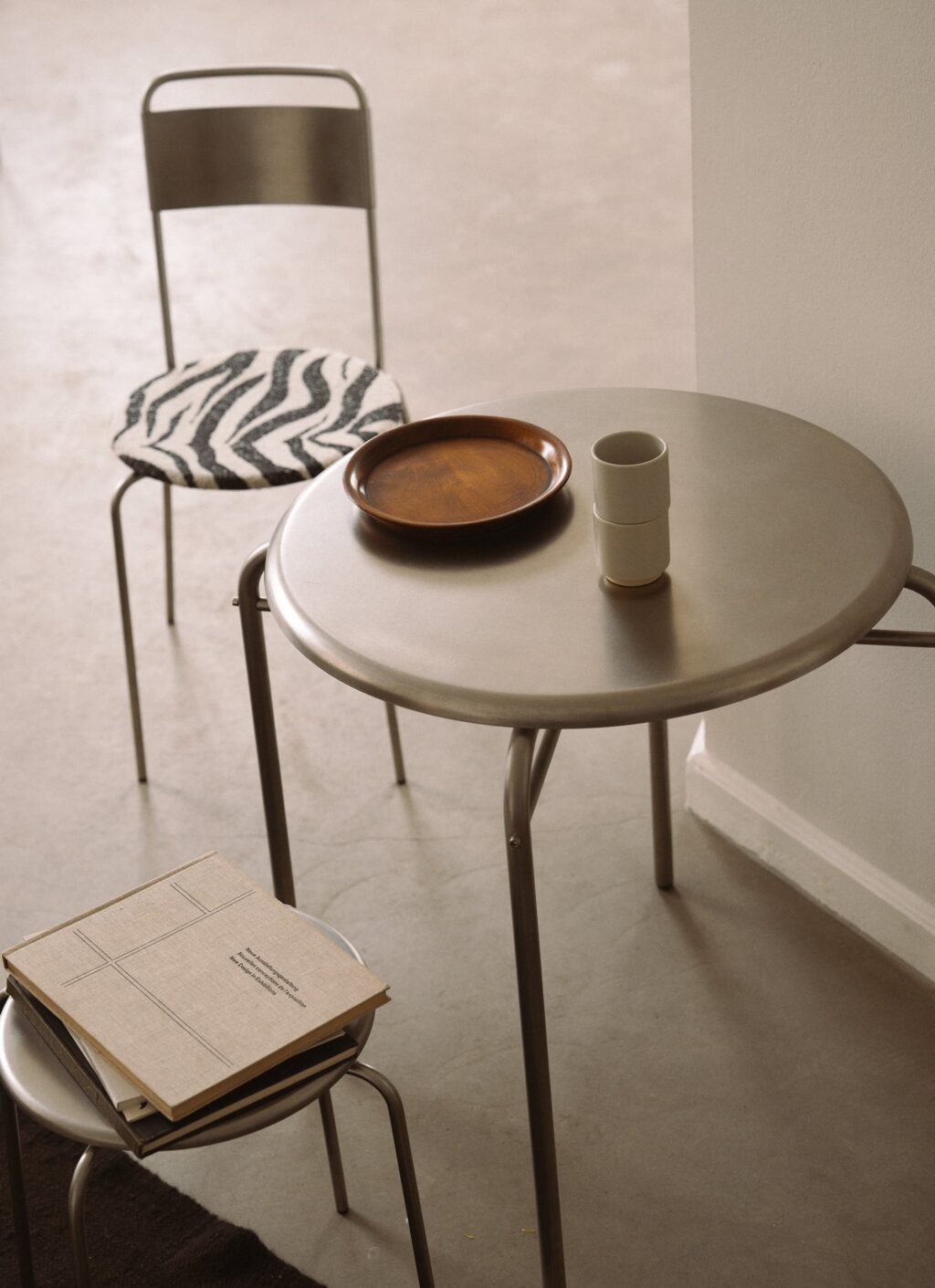 Alternative view of Frama - Petit Rond Table - Small