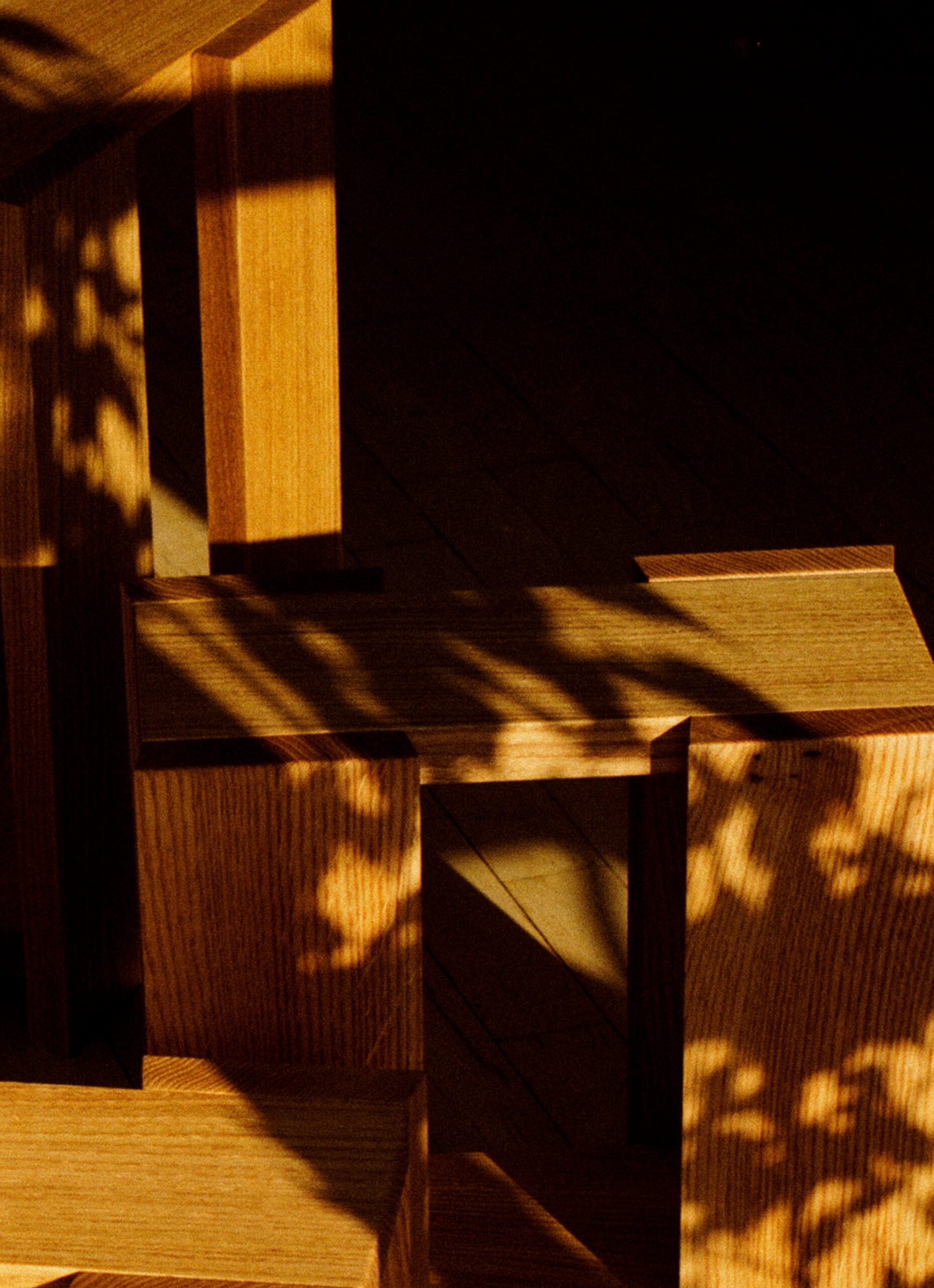 RYE - Etagére Side Table