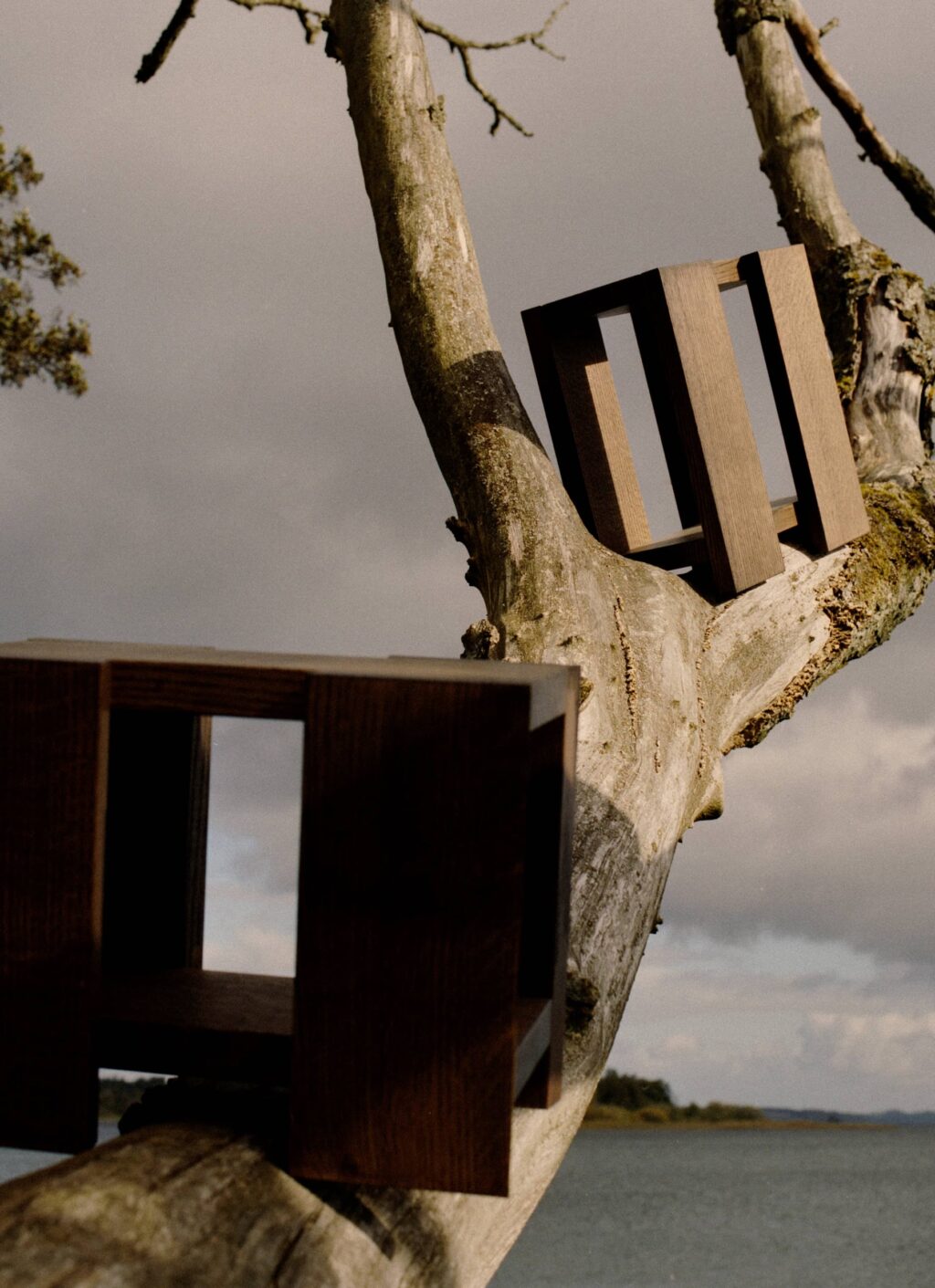 RYE - Etagére Side Table