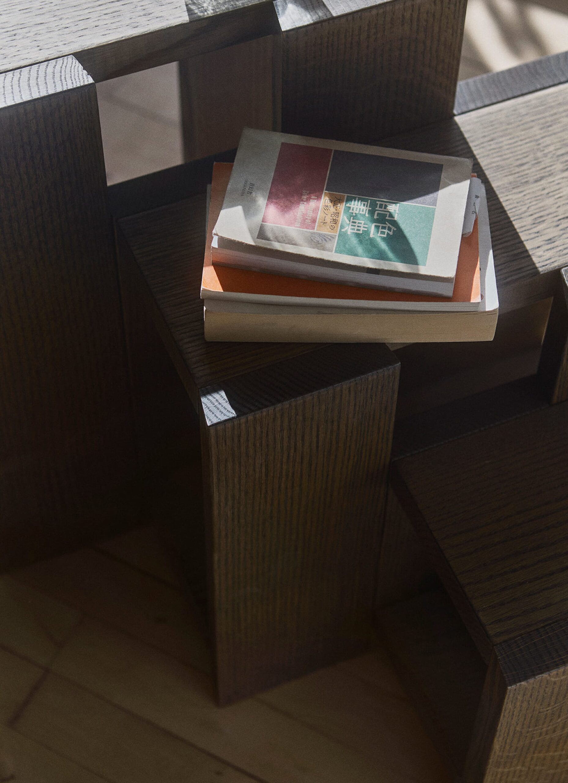 RYE - Etagére Side Table